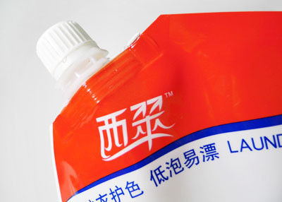 L'abitudine detergente sta sui sacchetti per il prodotto di cura personale