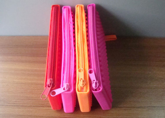 디자인 부대 여자 핸드백 두바이 2012의 최신 핸드백 실리콘 숙녀 동전 지갑