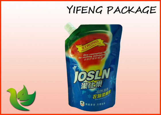 Stia sul sacchetto per la bevanda o l'imballaggio del detersivo con il rinforzo inferiore