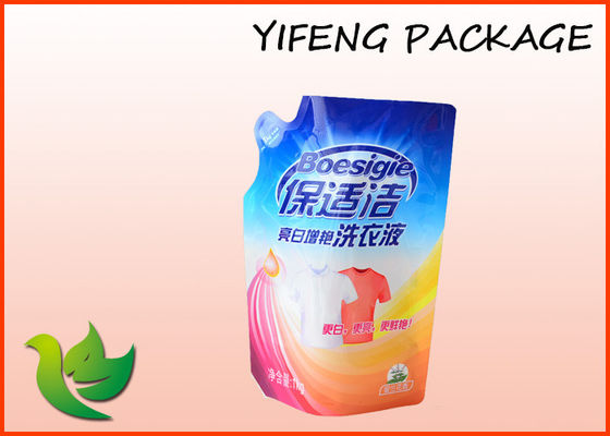 Stia sul sacchetto per la bevanda o l'imballaggio del detersivo con il rinforzo inferiore